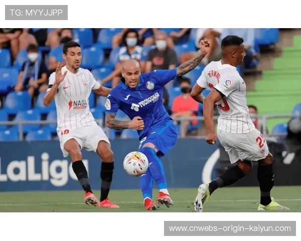 巴黎锋线无解配合，法甲冠军争夺更见悬念