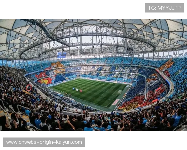 大连英博中场节奏完全打开，推进层次明显