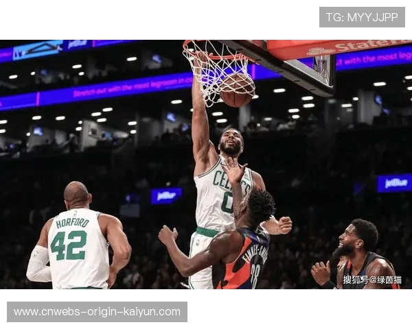 塔图姆三分点位全命中,训练馆响起掌声 塔图姆三分点位全命中,训练馆响起掌声